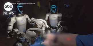 Humanoid robots perform surgery